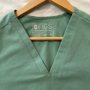 FIGS scrub top XS
